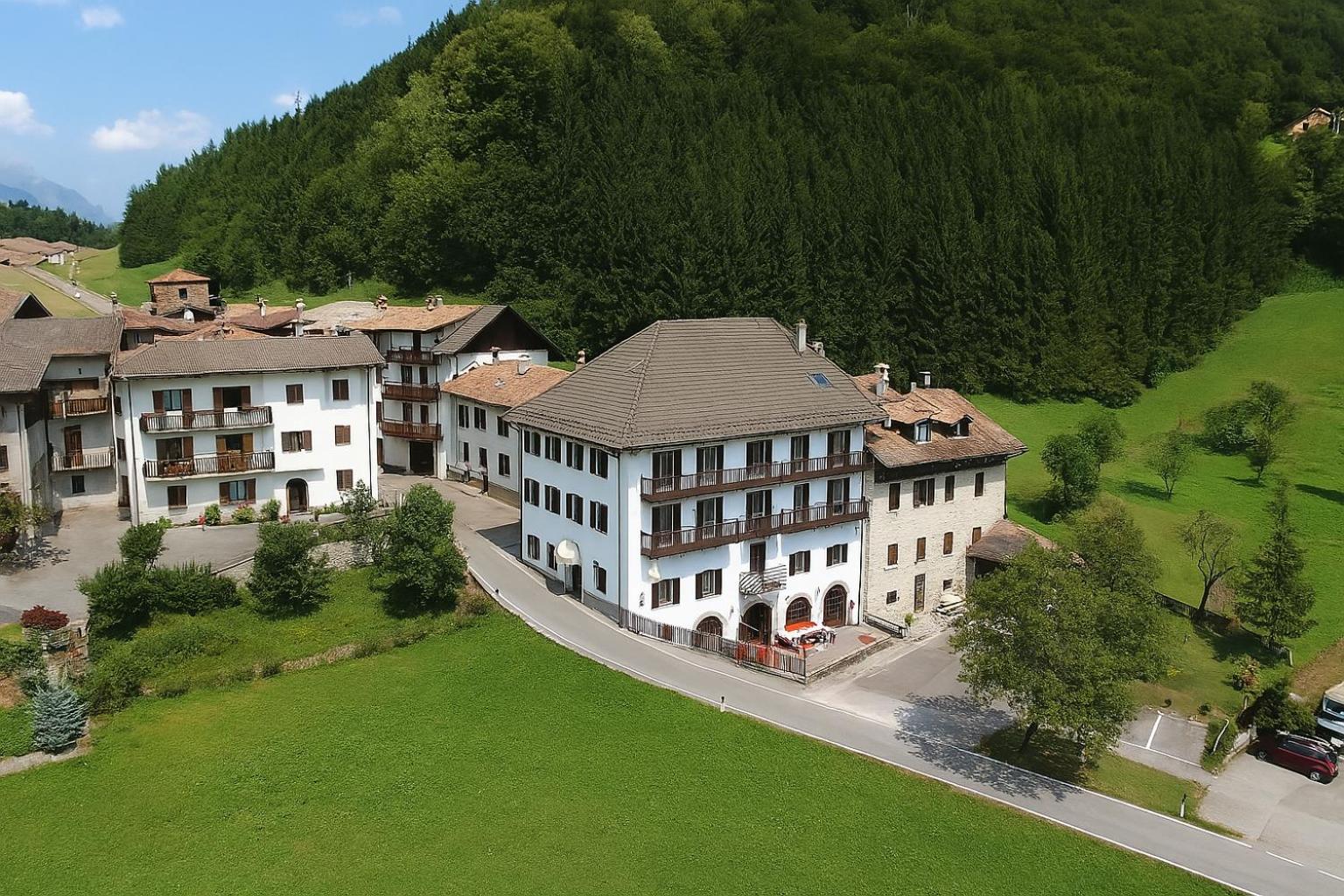 Albergo Locanda Corona Ballino Bagian luar foto
